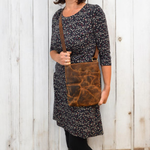 Leather Flat Messenger Bag Brown